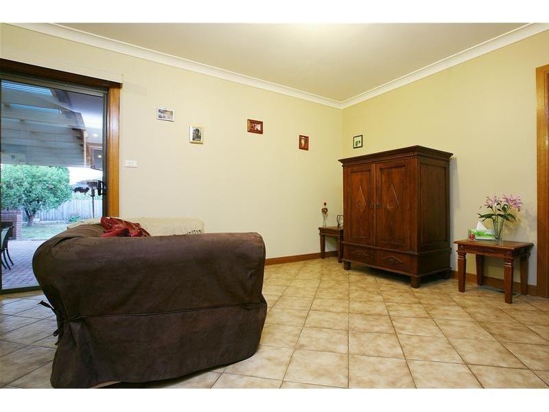 8 Sycamore Street, Mill Park VIC 3082