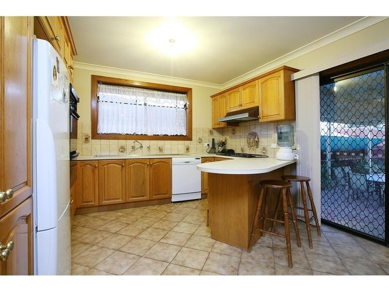 8 Sycamore Street, Mill Park VIC 3082