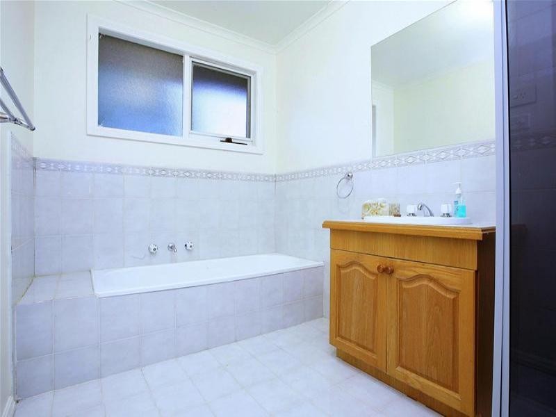 44 Golf Links Drive, Mill Park VIC 3082