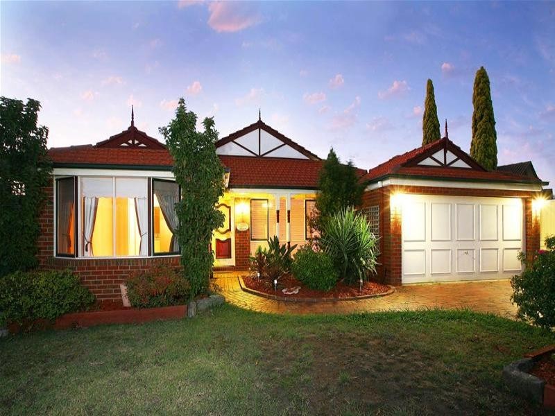 1 Lady Penrhyn Avenue, Mill Park VIC 3082