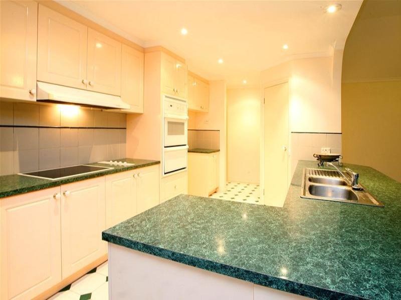 1 Lady Penrhyn Avenue, Mill Park VIC 3082