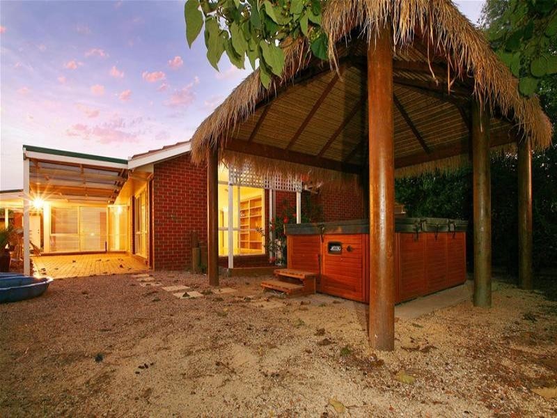 1 Lady Penrhyn Avenue, Mill Park VIC 3082