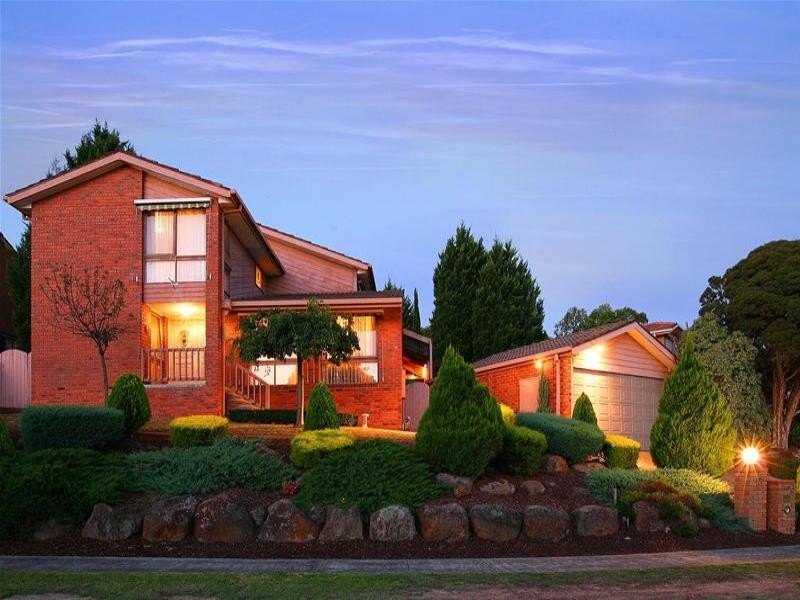 18 Stonnington Drive, Watsonia North VIC 3087