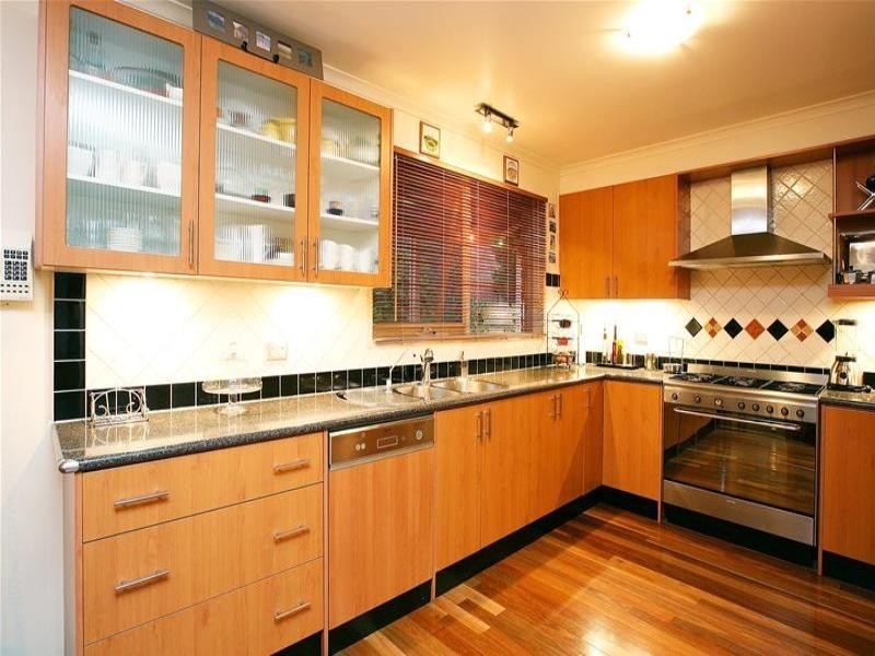 18 Stonnington Drive, Watsonia North VIC 3087