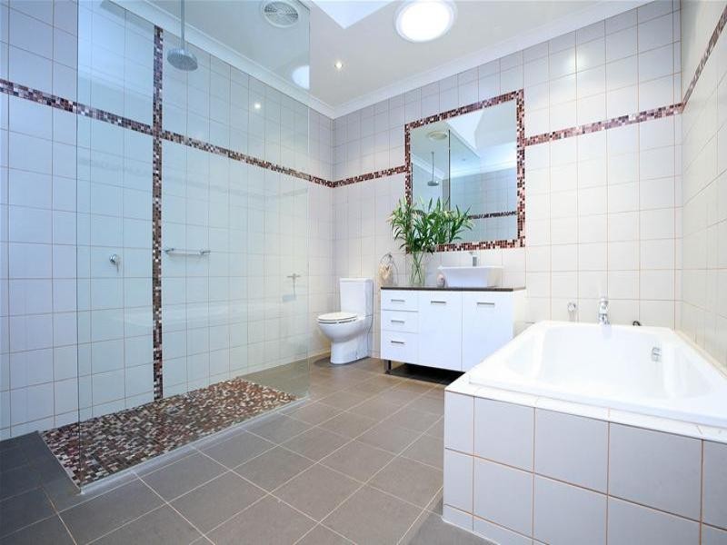 4 Churchill Street, Heidelberg Heights VIC 3081