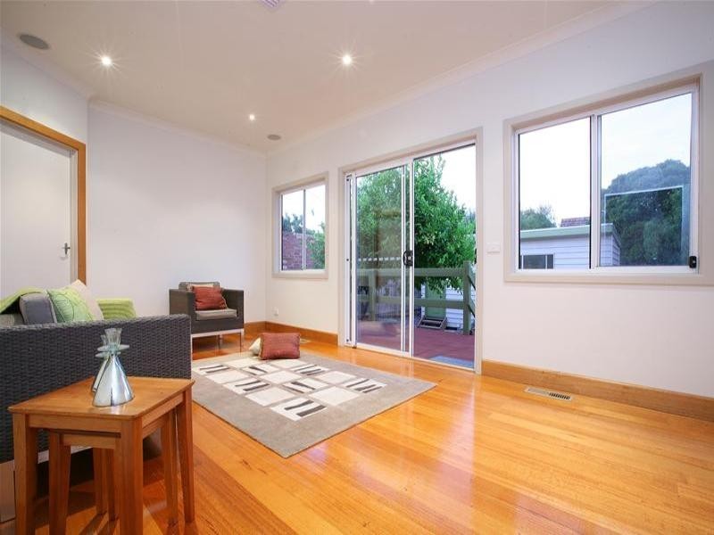 4 Churchill Street, Heidelberg Heights VIC 3081