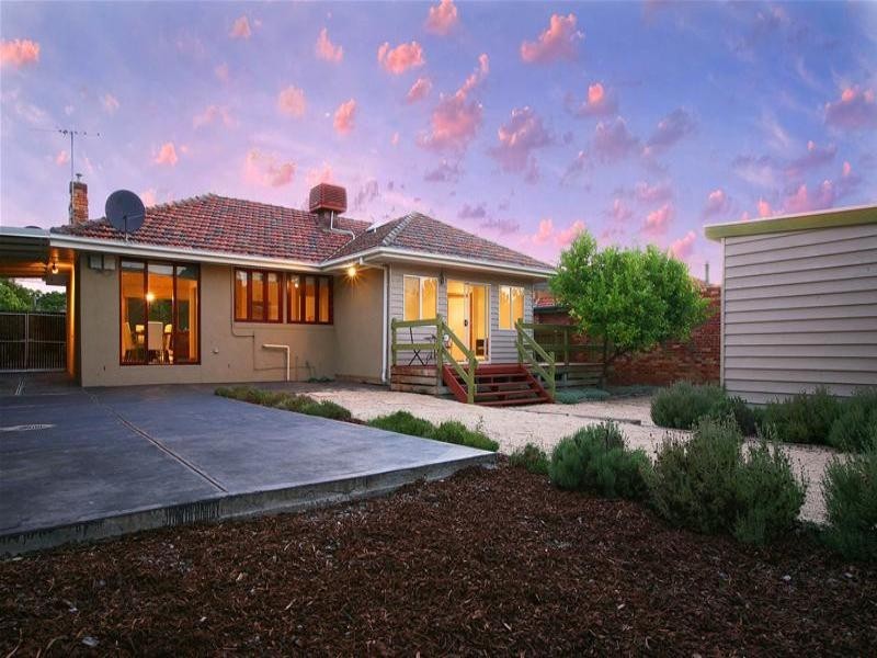 4 Churchill Street, Heidelberg Heights VIC 3081