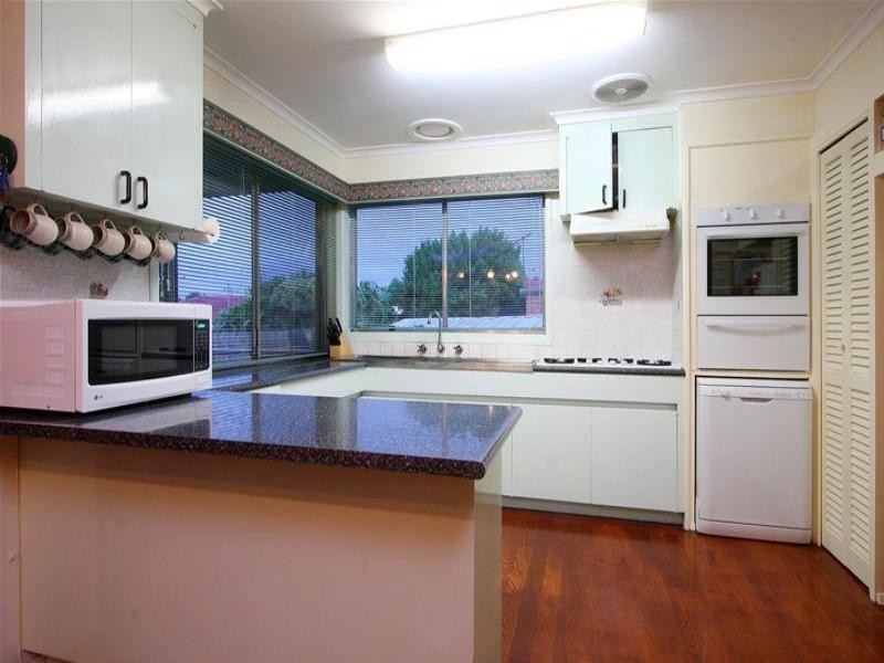 30 Lee Anne Crescent, Bundoora VIC 3083