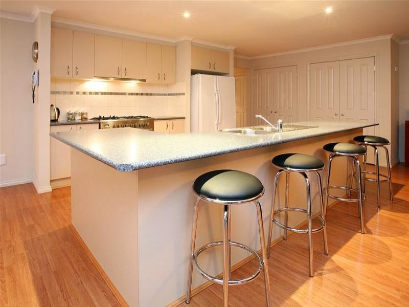 11 Topaz Grove, South Morang VIC 3752