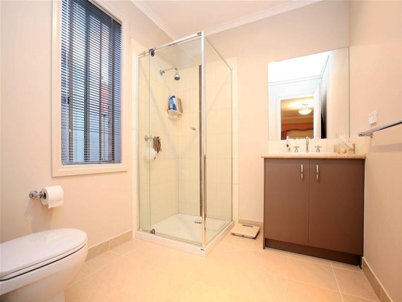 11 Topaz Grove, South Morang VIC 3752