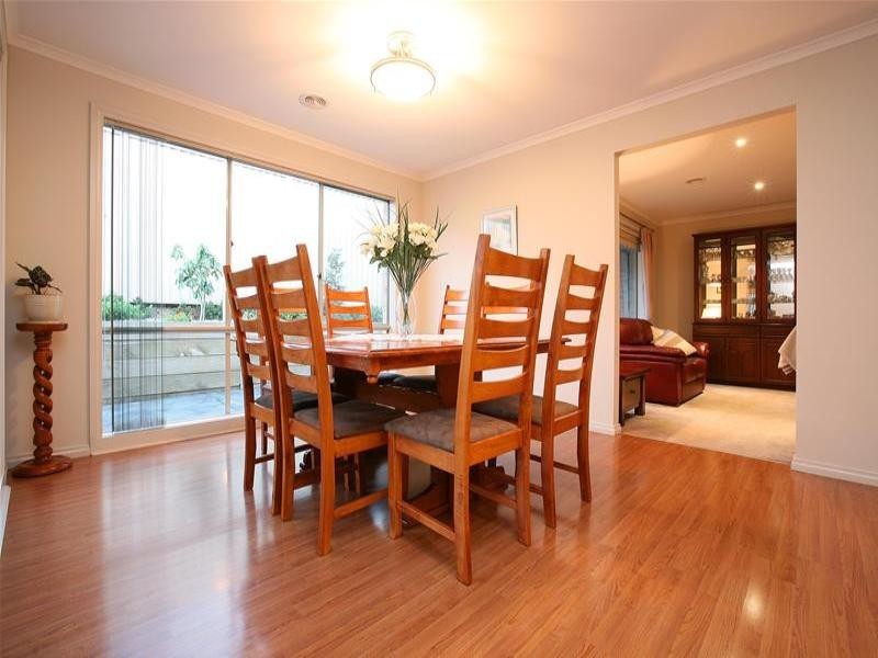 11 Topaz Grove, South Morang VIC 3752