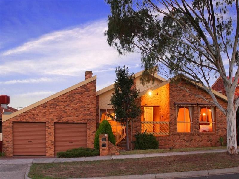 87 Edmund Rice Parade, Watsonia North VIC 3087