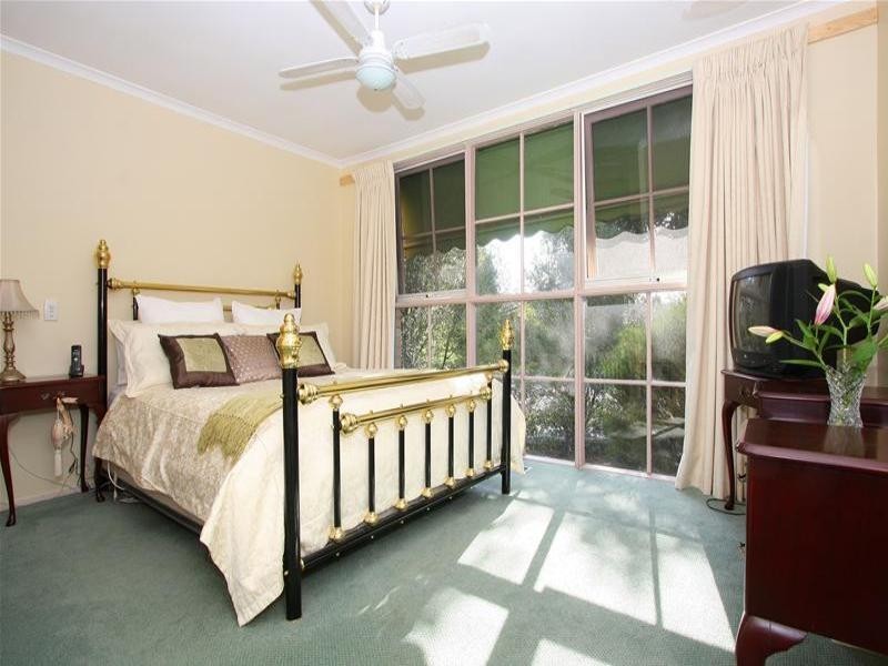 73 Wallara Crescent, Bundoora VIC 3083