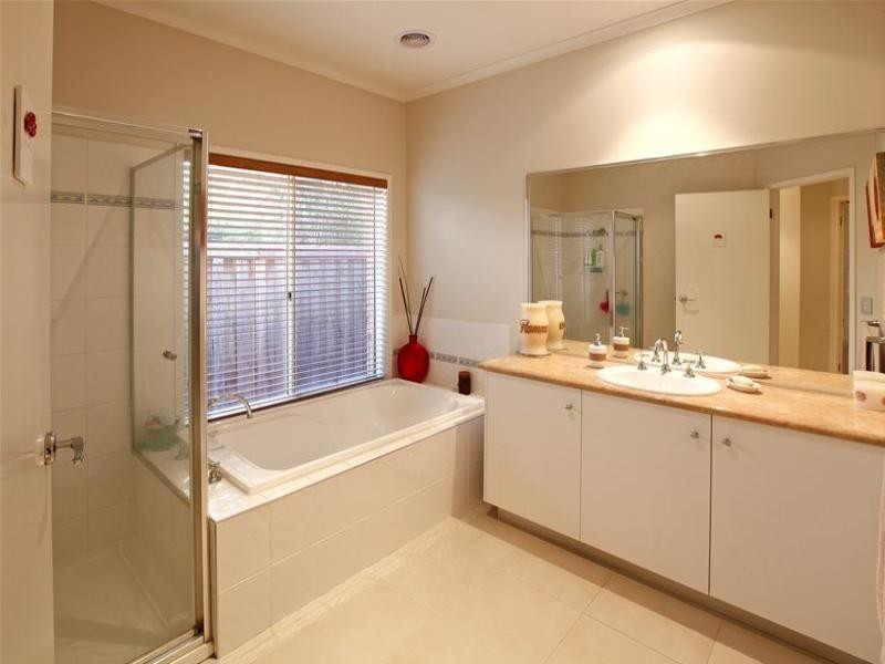 12 Velvet Avenue, Bundoora VIC 3083