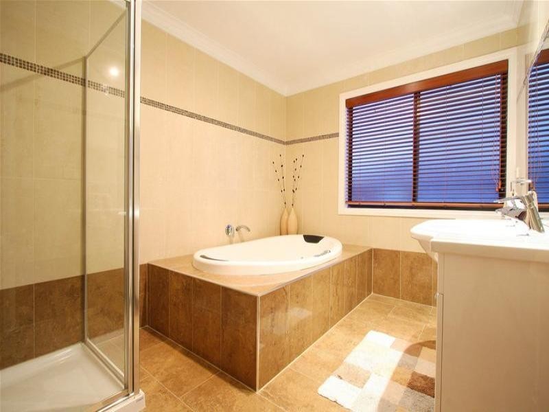 4 Junor Court, South Morang VIC 3752