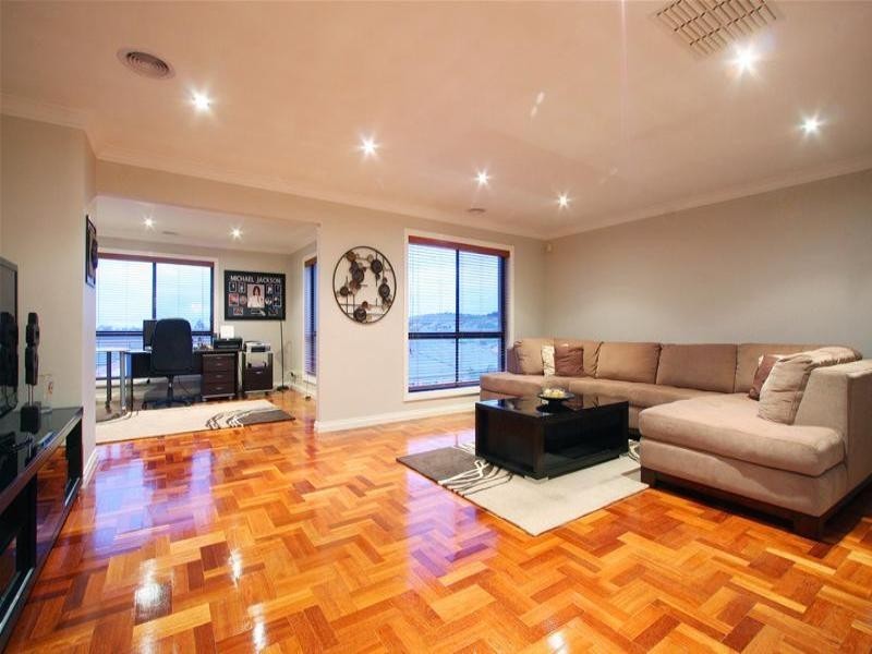 4 Junor Court, South Morang VIC 3752