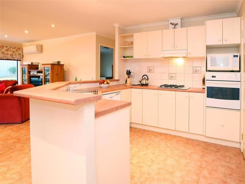 22 Wisteria Drive, Bundoora VIC 3083