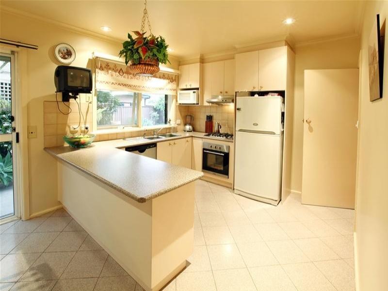 28 Eagle Avenue, Kingsbury VIC 3083
