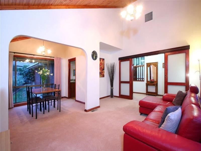 22 Stonnington Drive, Watsonia North VIC 3087