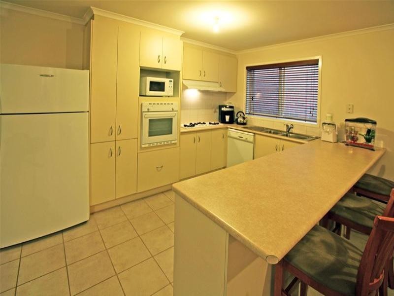35 Peyton Drive, Mill Park VIC 3082