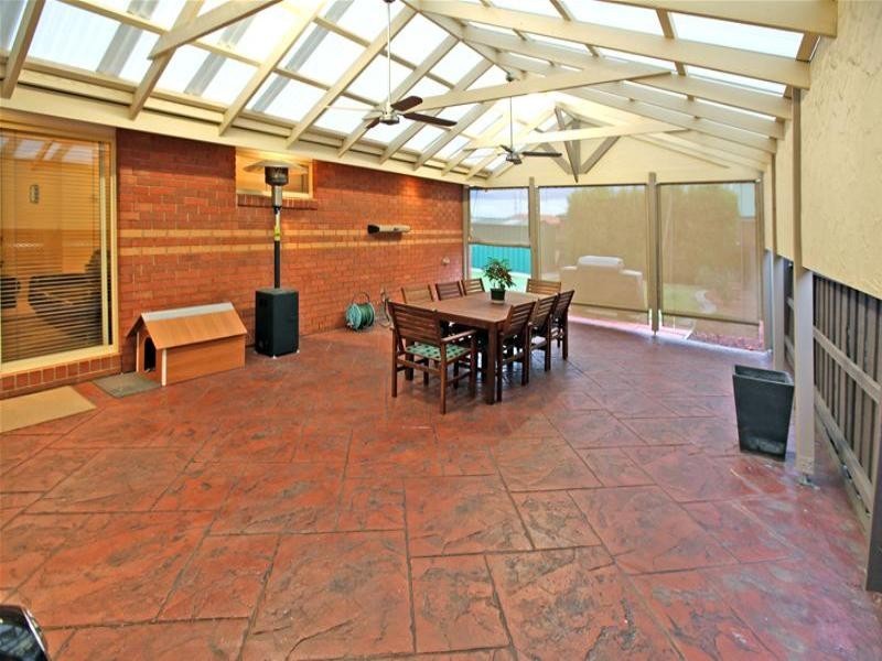 35 Peyton Drive, Mill Park VIC 3082