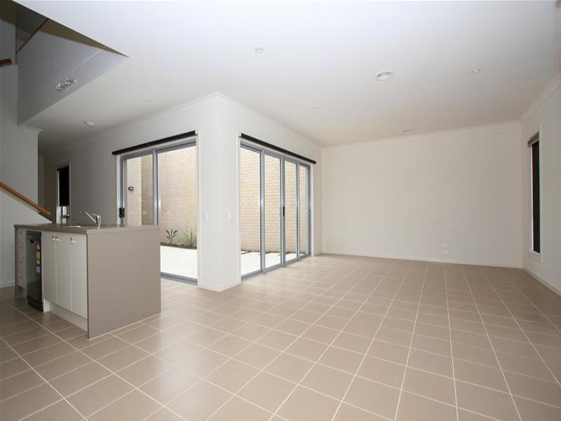 7 Hampden Green, South Morang VIC 3752
