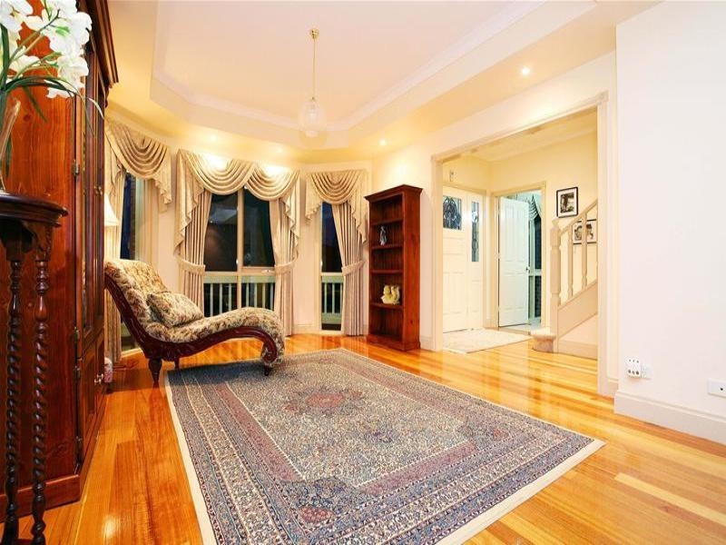 1 Eucalypt Drive, Mill Park VIC 3082