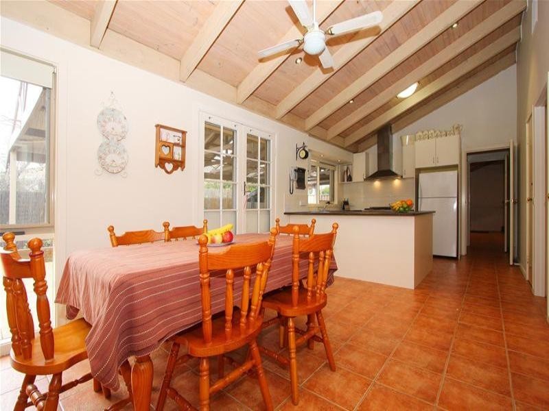 6 Golden Grove, Mill Park VIC 3082