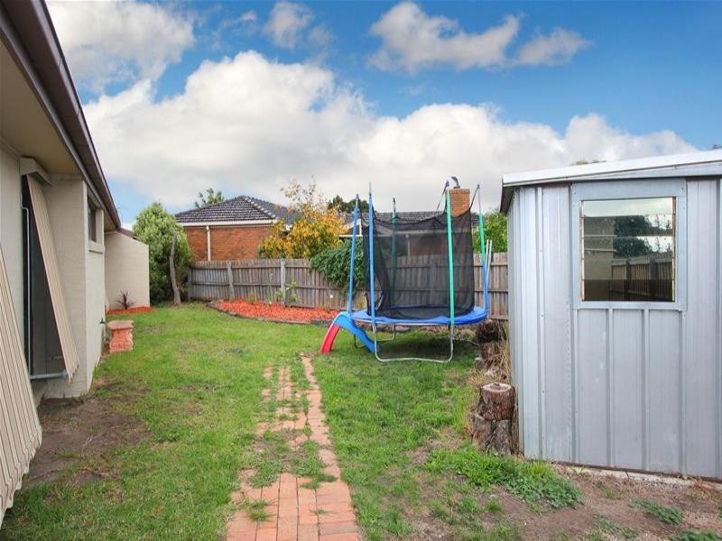 6 Golden Grove, Mill Park VIC 3082