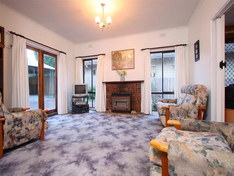 27 Devonshire Road, Watsonia VIC 3087