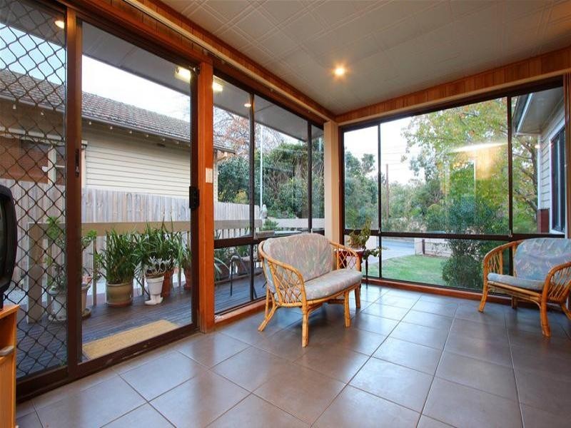 27 Devonshire Road, Watsonia VIC 3087