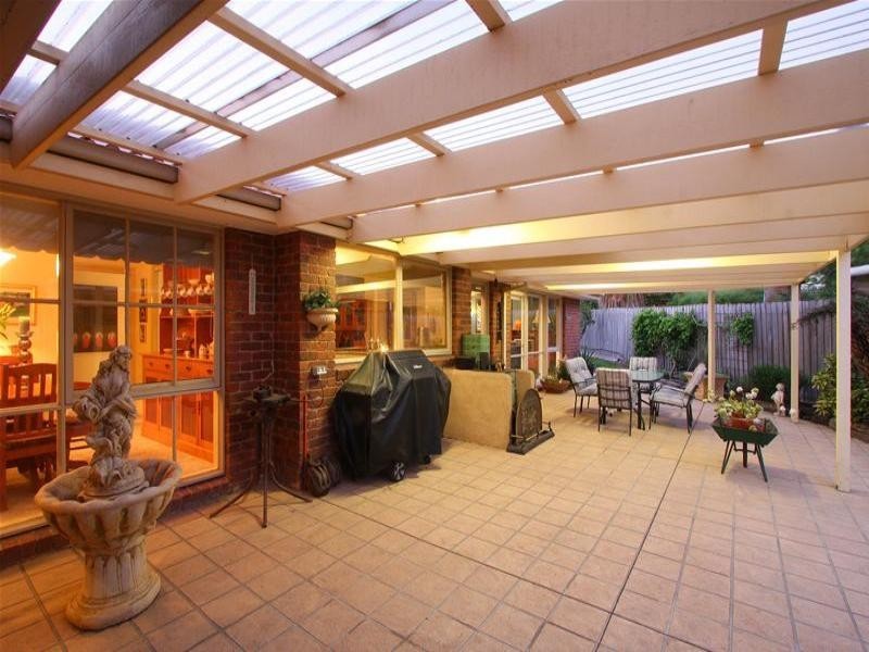 9 Albyn Court, Mill Park VIC 3082
