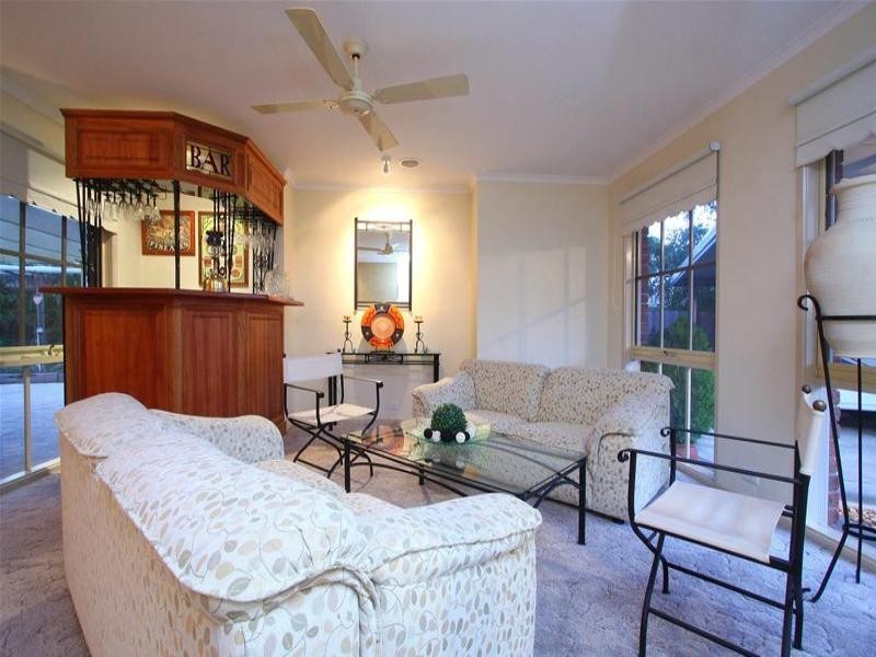 9 Albyn Court, Mill Park VIC 3082