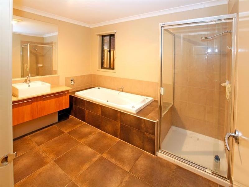 1 Osprey View, South Morang VIC 3752