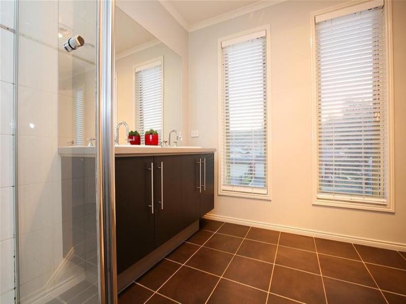 22 Cassowary Road, South Morang VIC 3752