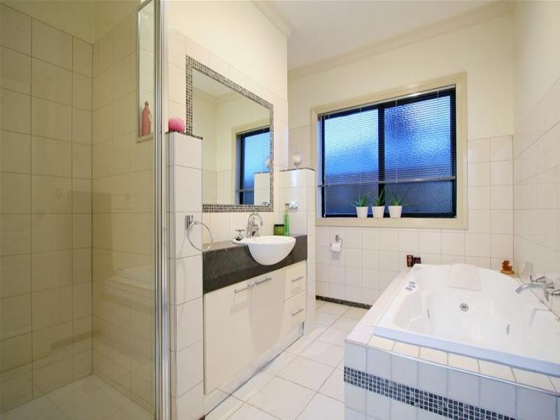 2/23 Cynga Street, Preston VIC 3072