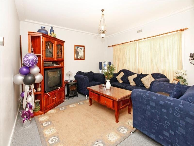 128 Scott Grove, Kingsbury VIC 3083