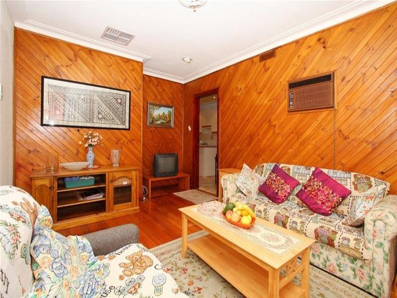 17 Flag Street, Kingsbury VIC 3083