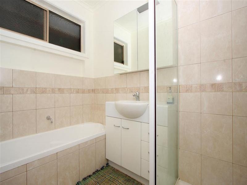 17 Flag Street, Kingsbury VIC 3083