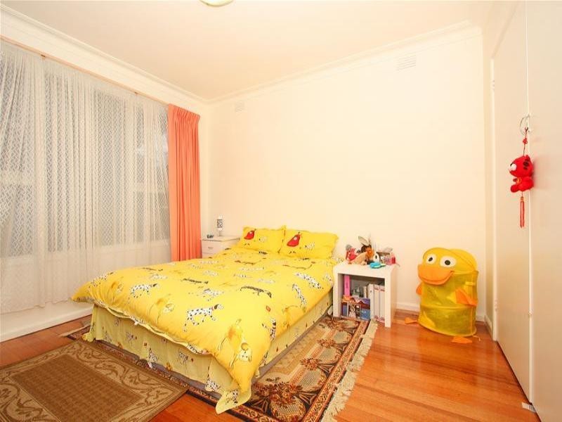 17 Flag Street, Kingsbury VIC 3083