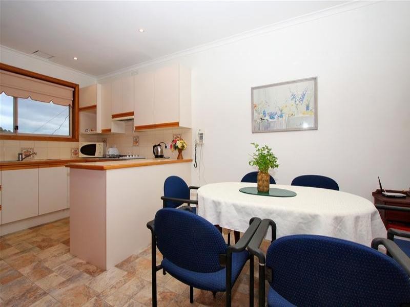 17 Flag Street, Kingsbury VIC 3083