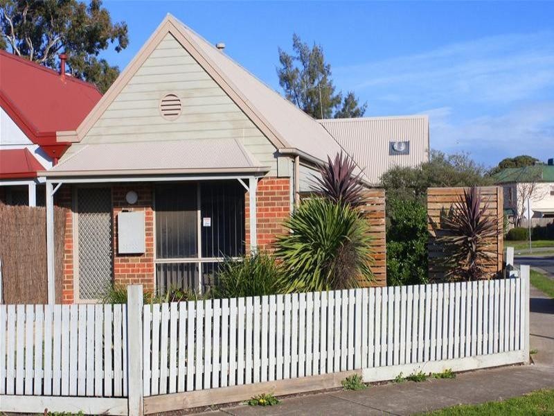 24 Benjamin Close, Bundoora VIC 3083