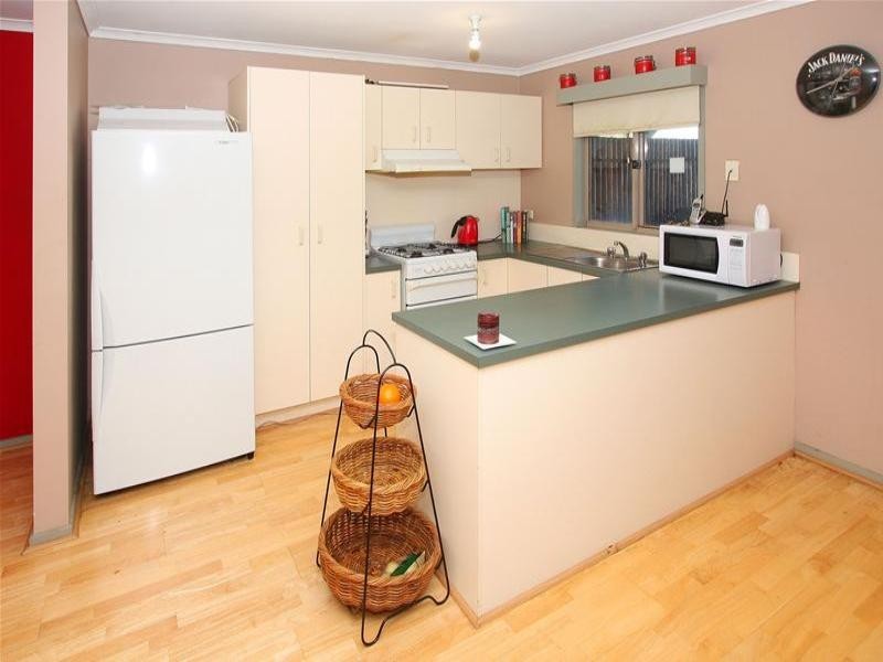 24 Benjamin Close, Bundoora VIC 3083