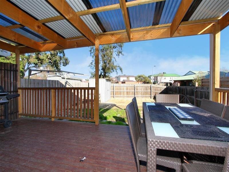 24 Benjamin Close, Bundoora VIC 3083
