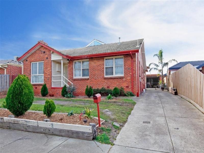 15 Evans Crescent, Reservoir VIC 3073