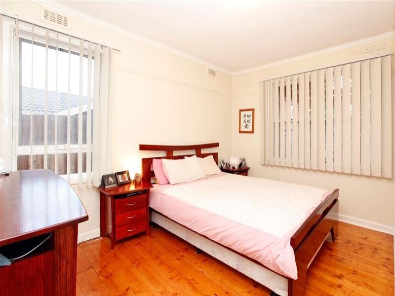15 Evans Crescent, Reservoir VIC 3073