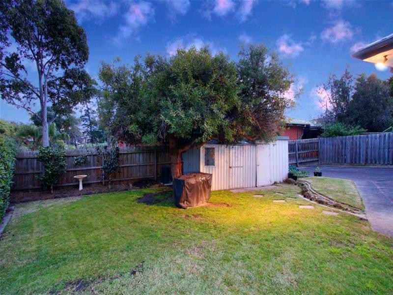 4 Moreton Crescent, Bundoora VIC 3083