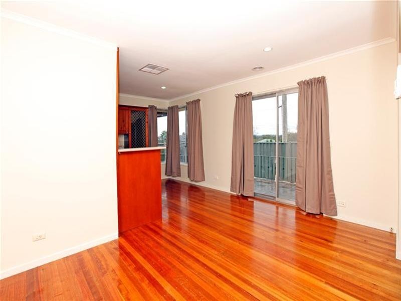 10 Neilsen Crescent, Bundoora VIC 3083