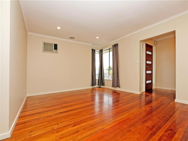 10 Neilsen Crescent, Bundoora VIC 3083