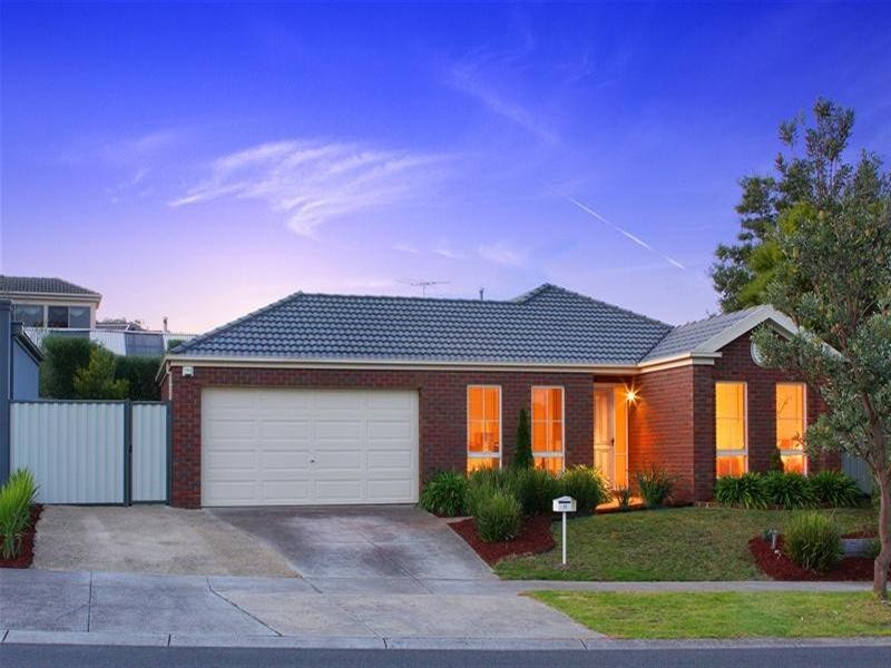 12 Shamrock Drive, Mill Park VIC 3082